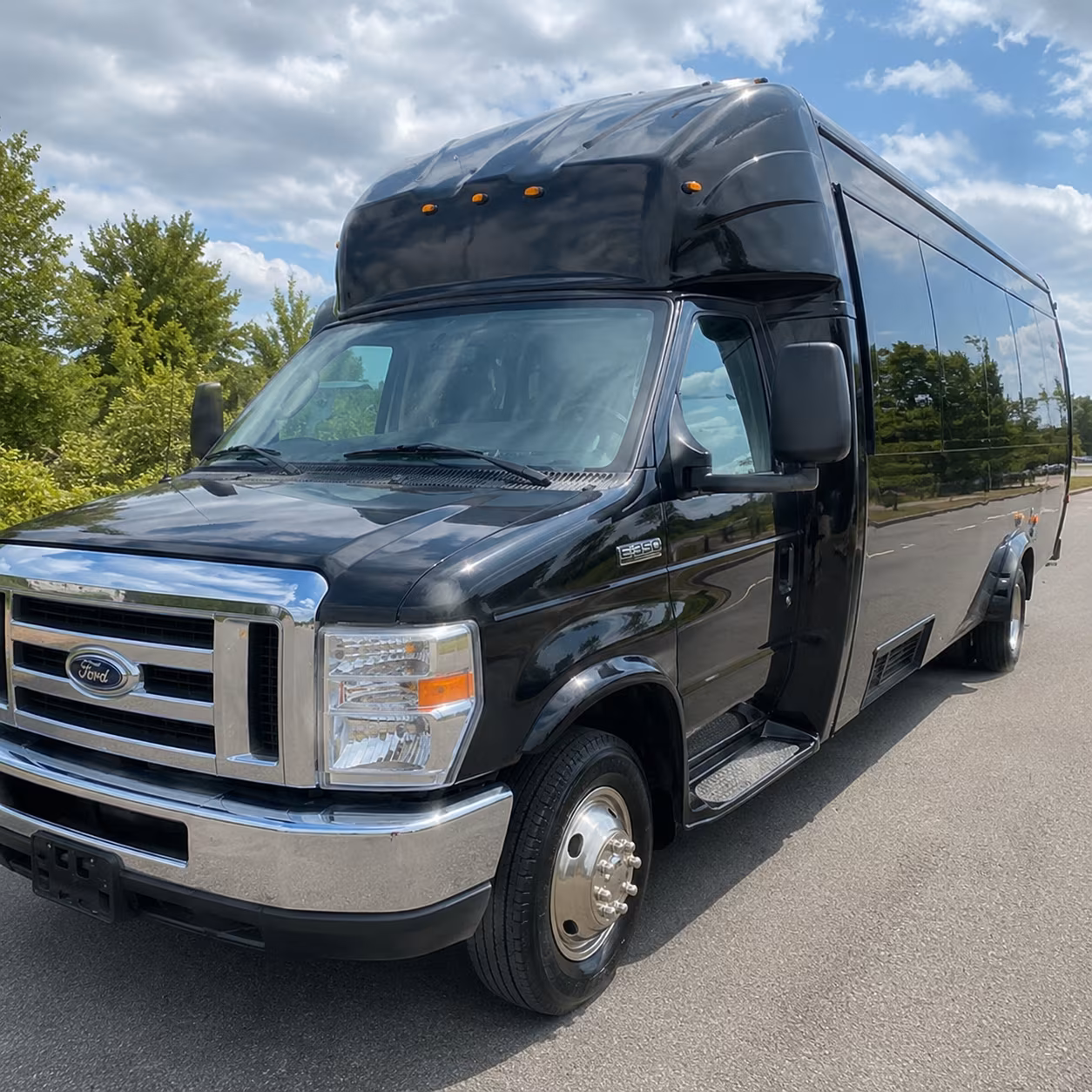 Anaheim Homecoming & Prom Party Bus Rentals