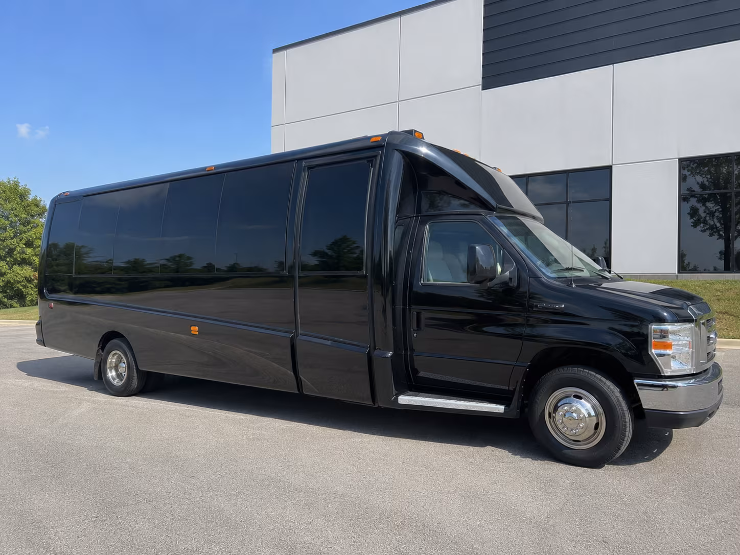 Costa Mesa Winery Tour & Pub Crawl Transportation party bus exterior