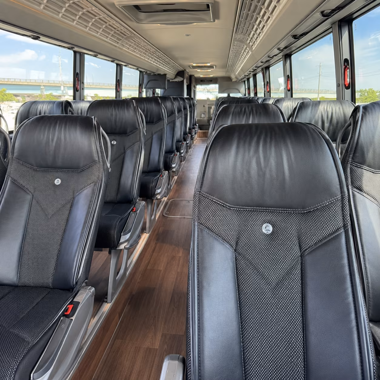Lake Forest Wedding Transportation & Shuttle Service